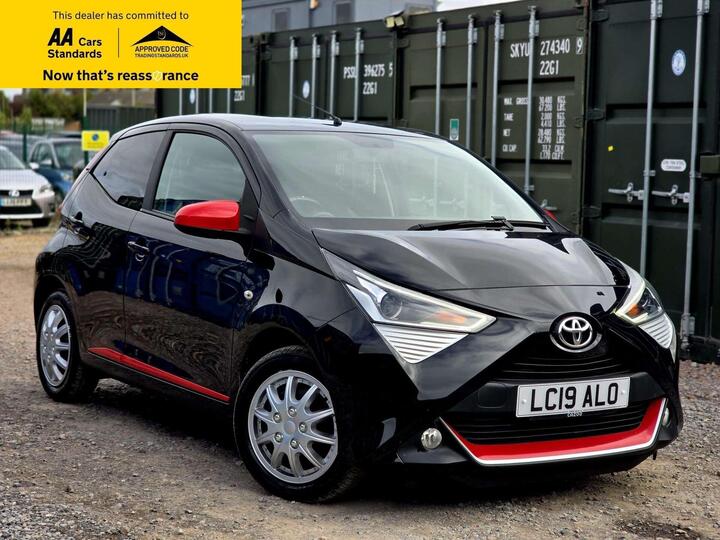 Toyota AYGO 1.0 VVT-i X-trend Funroof X-shift Euro 6 5dr