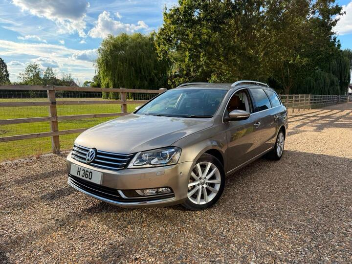 Volkswagen Passat 1.4 TSI BlueMotion Tech Executive Style DSG Euro 5 (s/s) 5dr