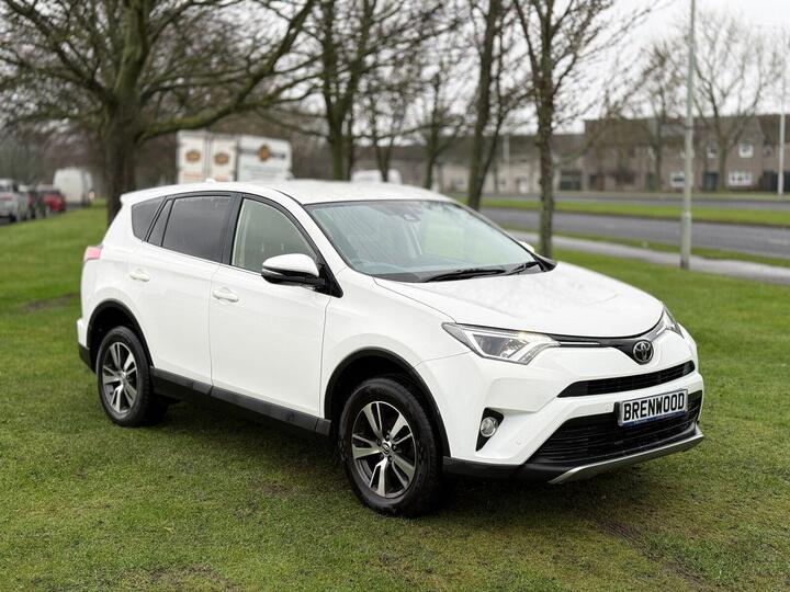 Toyota RAV4 2.0 D-4D Business Edition Euro 6 (s/s) 5dr (Safety Sense, Nav) Toyota RAV4 2.0 D-4D Business Edition Euro 6 (s/s) 5dr (Safety Sense, Nav)