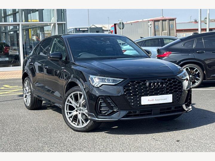 Audi Q3 Sportback 1.5 TFSI CoD 35 Black Edition Sportback S Tronic Euro 6 (s/s) 5dr