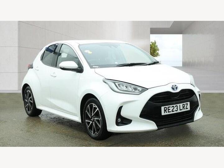 Toyota Yaris 1.5 VVT-h Design E-CVT Euro 6 (s/s) 5dr