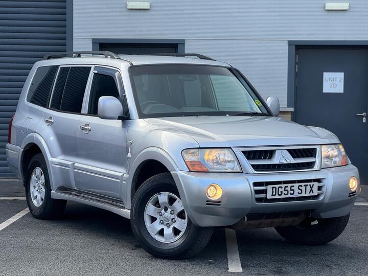 Mitsubishi Shogun 3.2 DI-D Equippe 5dr Mitsubishi Shogun 3.2 DI-D Equippe 5dr