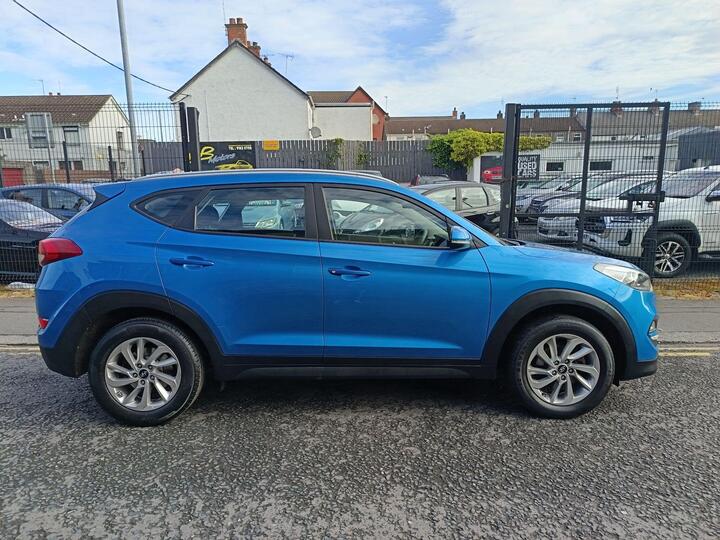 Hyundai TUCSON 1.7 CRDi Blue Drive SE Nav Euro 6 (s/s) 5dr Hyundai TUCSON 1.7 CRDi Blue Drive SE Nav Euro 6 (s/s) 5dr