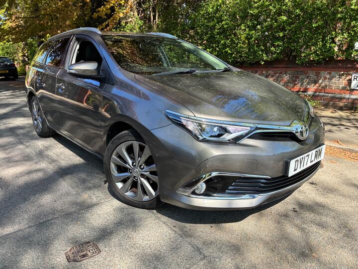 Toyota Auris 1.2 VVT-i Excel Touring Sports Euro 6 (s/s) 5dr (Safety Sense) Toyota Auris 1.2 VVT-i Excel Touring Sports Euro 6 (s/s) 5dr (Safety Sense)
