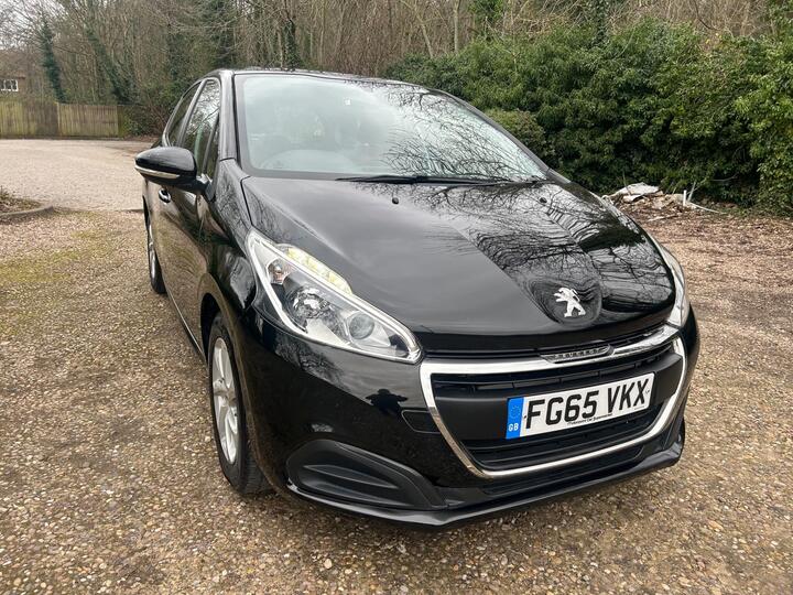 Peugeot 208 1.2 PureTech Active Euro 6 5dr Peugeot 208 1.2 PureTech Active Euro 6 5dr