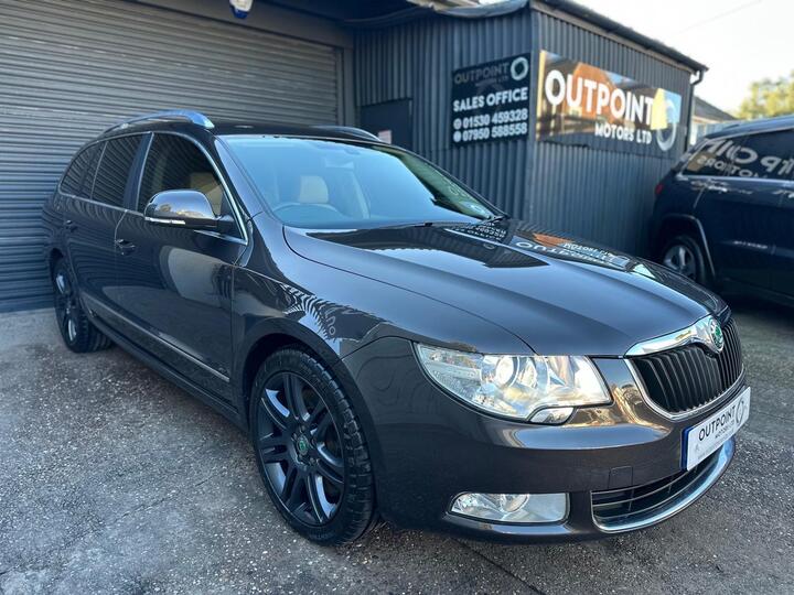 Skoda Superb 3.6 V6 Elegance DSG 4WD Euro 5 5dr