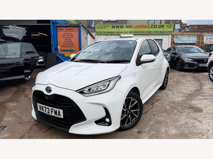 Toyota Yaris 1.5 VVT-h Design E-CVT Euro 6 (s/s) 5dr