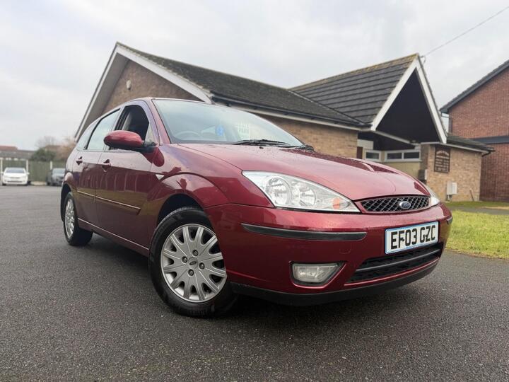 Ford Focus 2.0i 16v Ghia 5dr