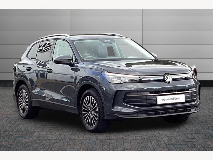 Volkswagen Tiguan 1.5 ETSI MHEV Match DSG Euro 6 (s/s) 5dr Volkswagen Tiguan 1.5 ETSI MHEV Match DSG Euro 6 (s/s) 5dr