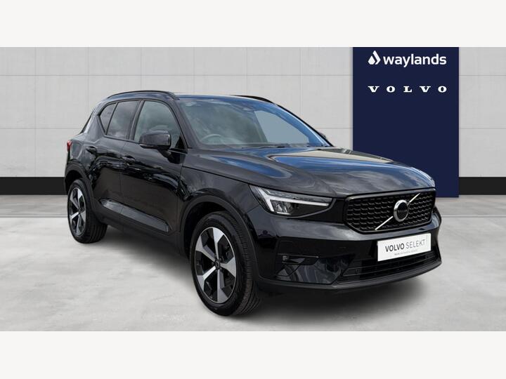 Volvo XC40 2.0 B4 MHEV Plus Dark DCT Auto Euro 6 (s/s) 5dr