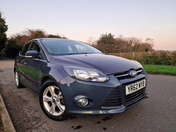 Ford Focus 1.0T EcoBoost Zetec Euro 5 (s/s) 5dr