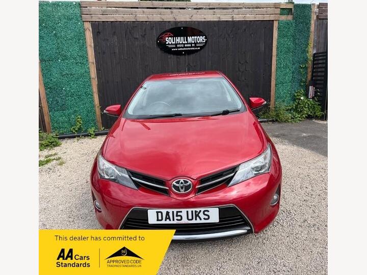 Toyota Auris 1.6 V-Matic Icon Plus Euro 5 5dr Toyota Auris 1.6 V-Matic Icon Plus Euro 5 5dr
