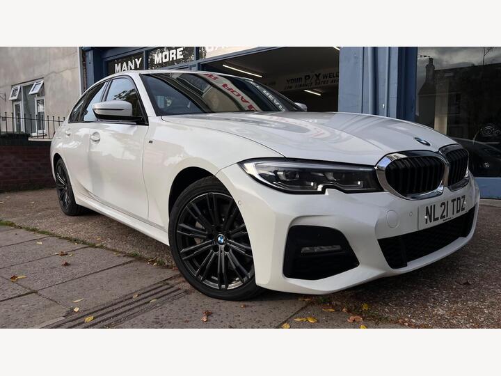 BMW 3 Series 2.0 330e 12kWh M Sport Auto XDrive Euro 6 (s/s) 4dr BMW 3 Series 2.0 330e 12kWh M Sport Auto XDrive Euro 6 (s/s) 4dr