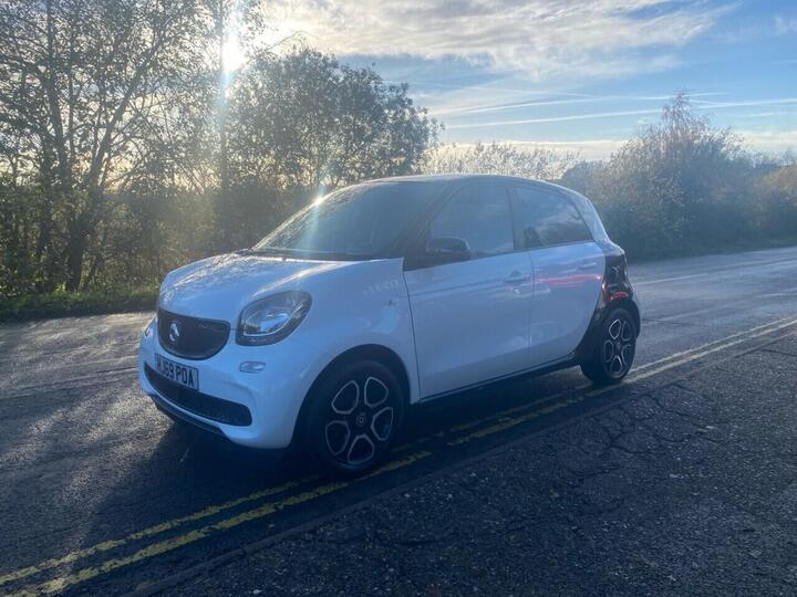 Smart FORFOUR EQ 17.6kWh Prime (Premium) Auto 5dr (22kW Charger)