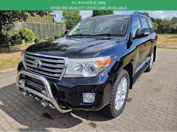 Toyota Land Cruiser 4.5 D-4D V8 Auto 4WD Euro 5 5dr Toyota Land Cruiser 4.5 D-4D V8 Auto 4WD Euro 5 5dr