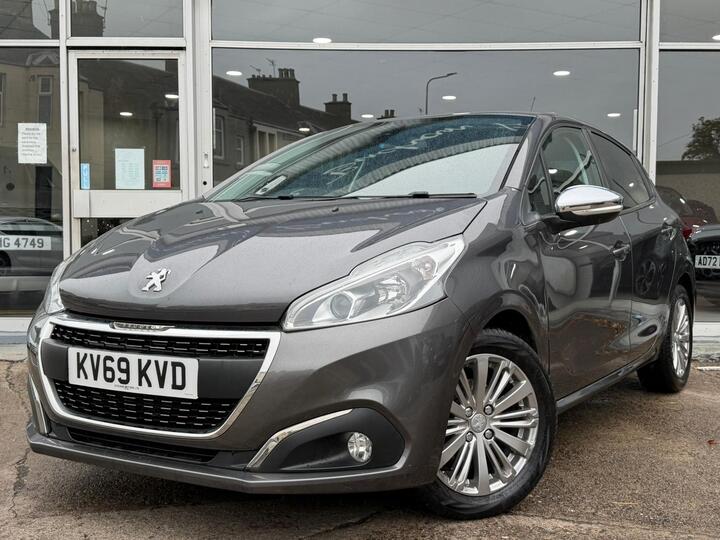 Peugeot 208 1.2 PureTech Signature Euro 6 (s/s) 5dr
