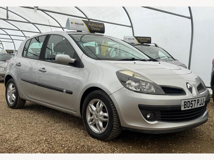 Renault Clio 1.2 TCe 16v Dynamique 5dr Renault Clio 1.2 TCe 16v Dynamique 5dr