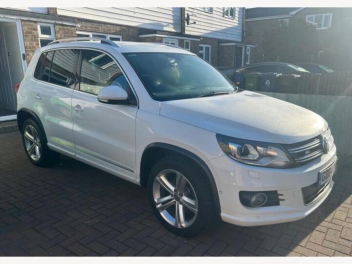 Volkswagen Tiguan 2.0 TDI BlueMotion Tech R-Line DSG 4WD Euro 5 (s/s) 5dr (Nav)