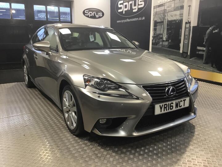 Lexus IS 2.5 300h Executive Edition E-CVT Euro 6 (s/s) 4dr