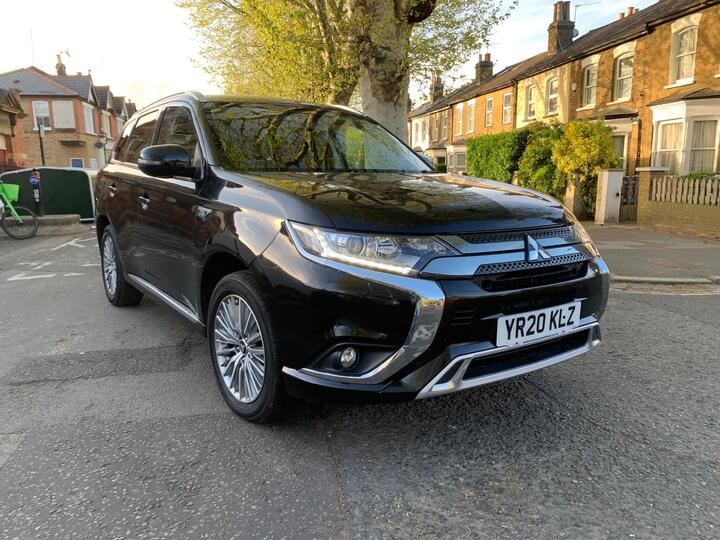 Mitsubishi Outlander 2.4h TwinMotor 13.8kWh Design CVT 4WD Euro 6 (s/s) 5dr Mitsubishi Outlander 2.4h TwinMotor 13.8kWh Design CVT 4WD Euro 6 (s/s) 5dr