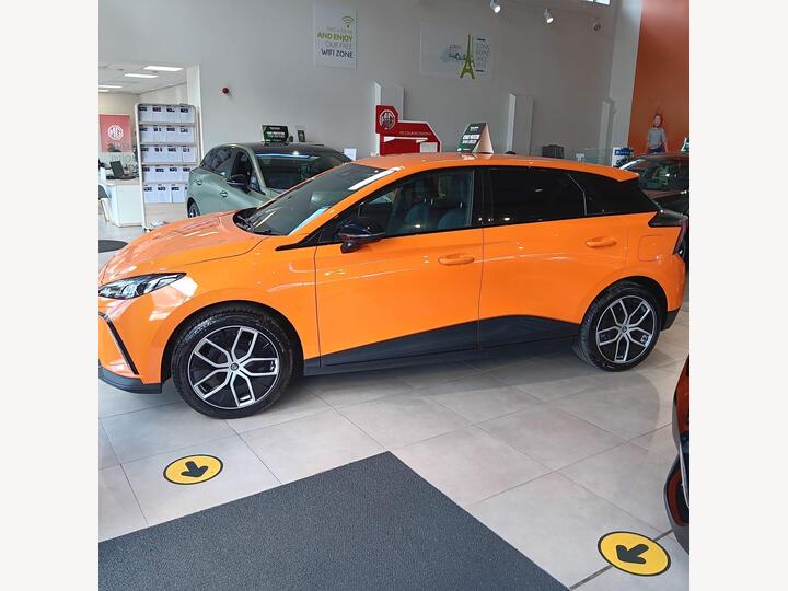 MG MG4 64kWh Trophy Long Range Auto 5dr