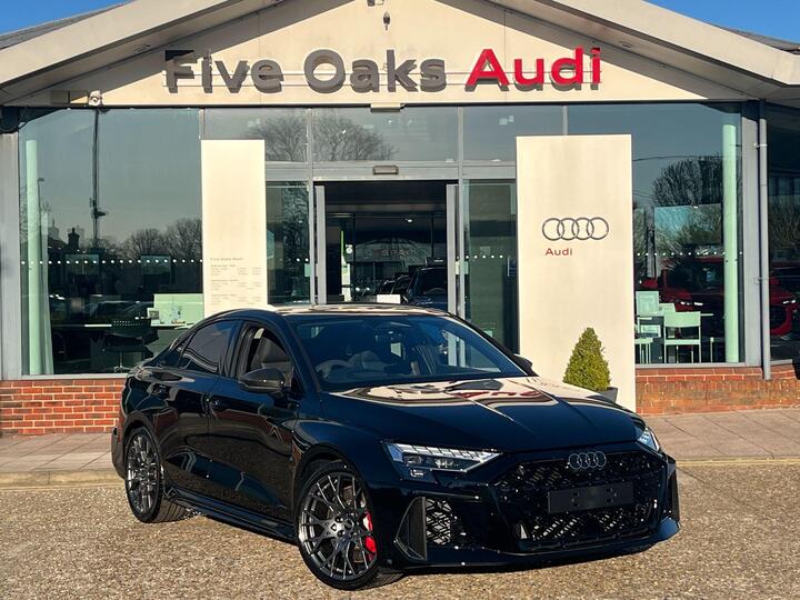 Audi RS3 2.5 TFSI Carbon Vorsprung S Tronic Quattro Euro 6 (s/s) 4dr