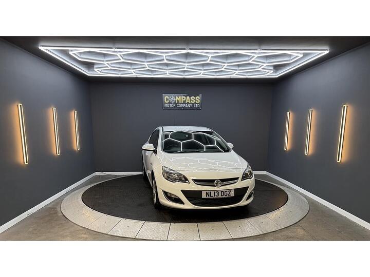 Vauxhall Astra 1.6 16v SRi Euro 5 5dr