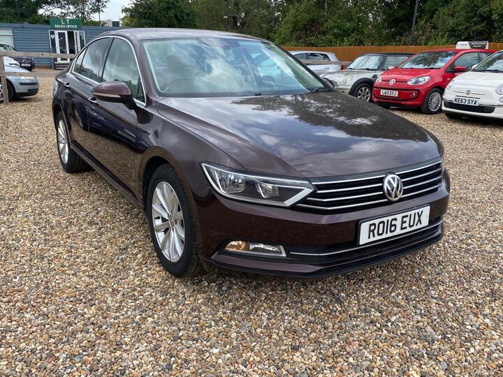 Volkswagen Passat 2.0 TDI BlueMotion Tech SE Business DSG Euro 6 (s/s) 4dr Volkswagen Passat 2.0 TDI BlueMotion Tech SE Business DSG Euro 6 (s/s) 4dr