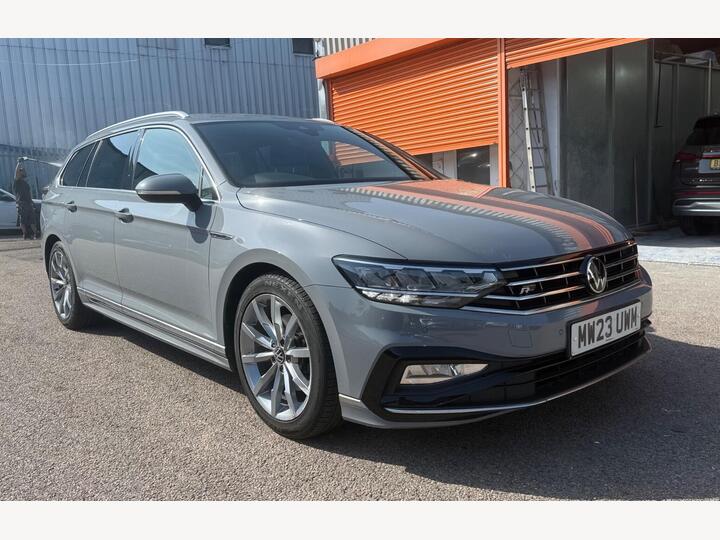 Volkswagen Passat 1.5 TSI EVO R-Line DSG Euro 6 (s/s) 5dr Volkswagen Passat 1.5 TSI EVO R-Line DSG Euro 6 (s/s) 5dr