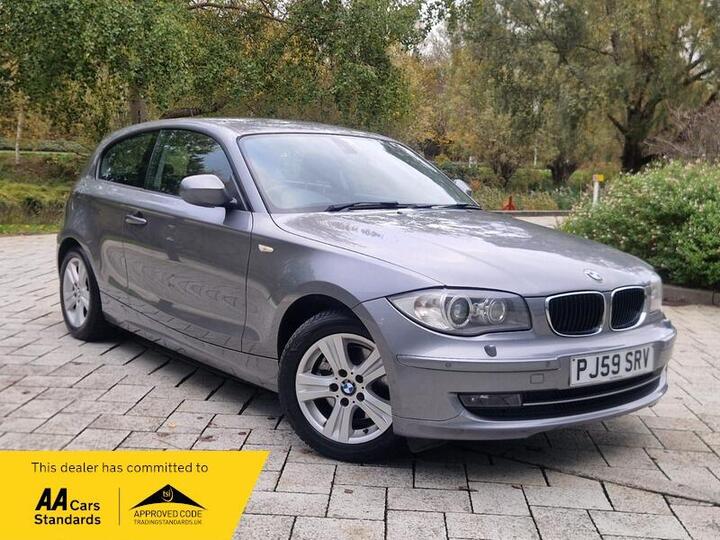 BMW 1 SERIES 2.0 120i SE Steptronic Euro 5 3dr BMW 1 SERIES 2.0 120i SE Steptronic Euro 5 3dr