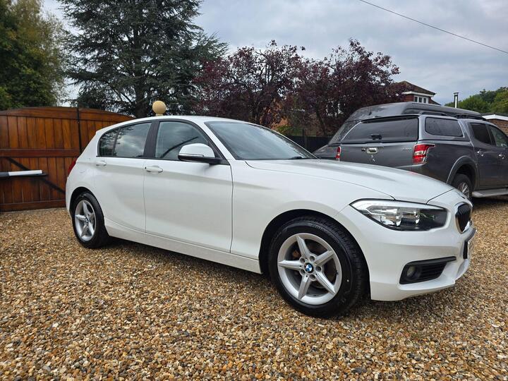 BMW 1 Series 2.0 118d SE Euro 6 (s/s) 5dr BMW 1 Series 2.0 118d SE Euro 6 (s/s) 5dr