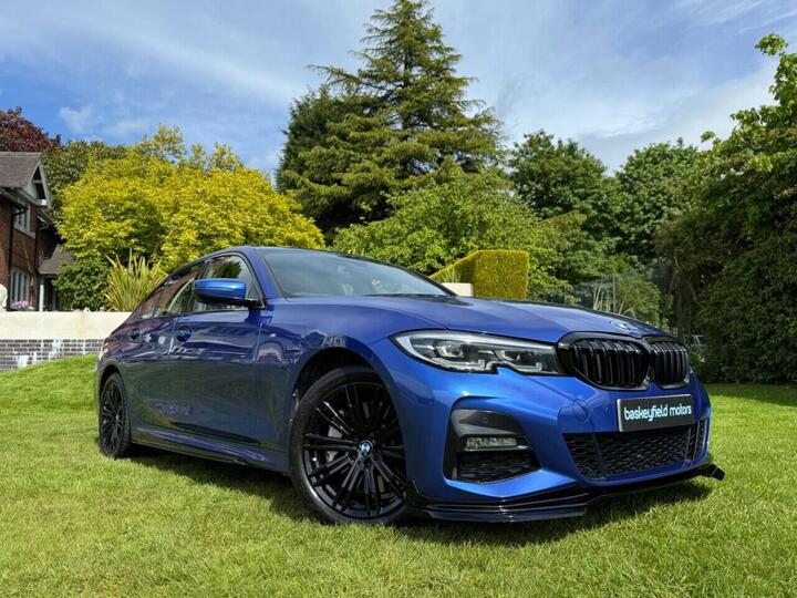 BMW 3 SERIES 2.0 330e 12kWh M Sport Auto Euro 6 (s/s) 4dr BMW 3 SERIES 2.0 330e 12kWh M Sport Auto Euro 6 (s/s) 4dr