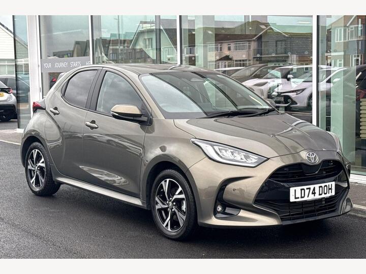 Toyota Yaris 1.5 VVT-h Design E-CVT Euro 6 (s/s) 5dr