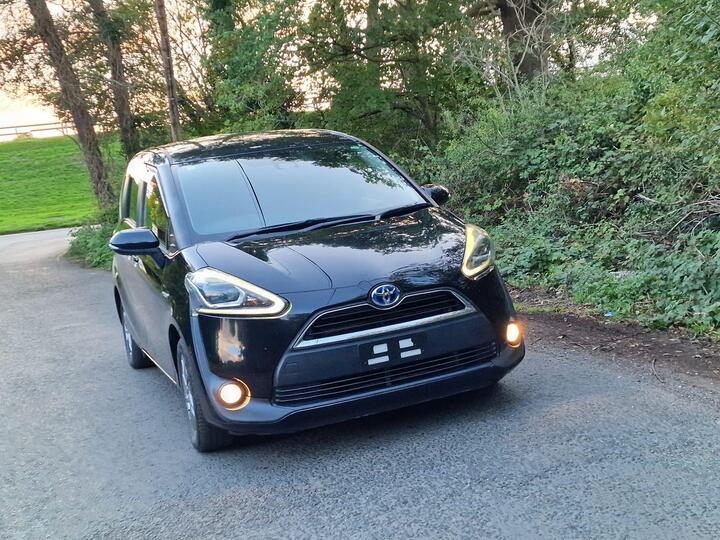 Toyota Sienta 1.5 Petrol Hybrid Auto 5Dr 7 Seater Toyota Sienta 1.5 Petrol Hybrid Auto 5Dr 7 Seater