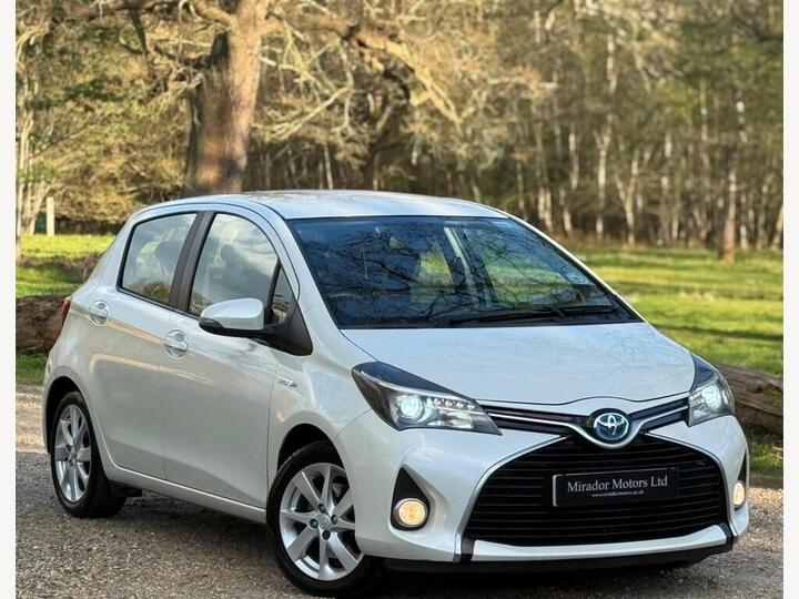 Toyota Yaris 1.5 VVT-h Excel E-CVT Euro 6 5dr (15in Alloy)