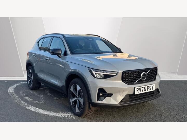 Volvo XC40 2.0 B4 MHEV Plus Dark DCT Auto Euro 6 (s/s) 5dr