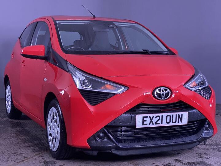 Toyota AYGO 1.0 VVT-i X-play X-shift Euro 6 5dr (Safety Sense)