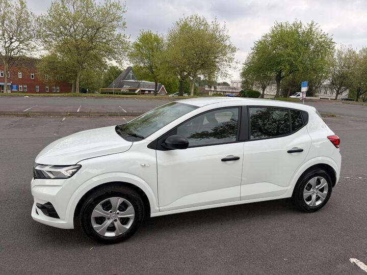 Dacia Sandero 1.0 SCe Essential Euro 6 (s/s) 5dr