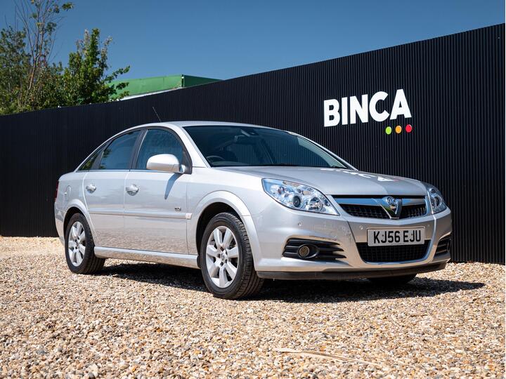 Vauxhall Vectra 2.2i 16v Design 5dr