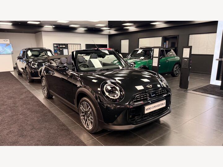 MINI Cooper Convertible 2.0C Classic Steptronic Euro 6 (s/s) 2dr