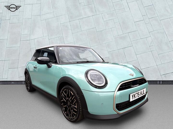MINI Cooper 1.5C Exclusive Steptronic Euro 6 (s/s) 3dr