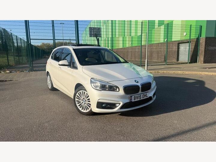 BMW 2 SERIES 2.0 220i Luxury Auto Euro 6 (s/s) 5dr