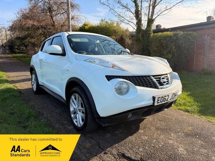 Nissan Juke 1.6 Acenta Premium Euro 5 (s/s) 5dr Nissan Juke 1.6 Acenta Premium Euro 5 (s/s) 5dr
