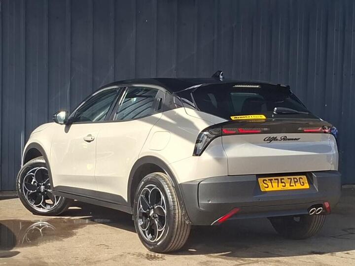 Alfa Romeo Junior 1.2 MHEV Ibrida E-DCT Euro 6 (s/s) 5dr