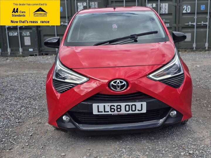 Toyota AYGO 1.0 VVT-i X-trend Funroof X-shift Euro 6 5dr