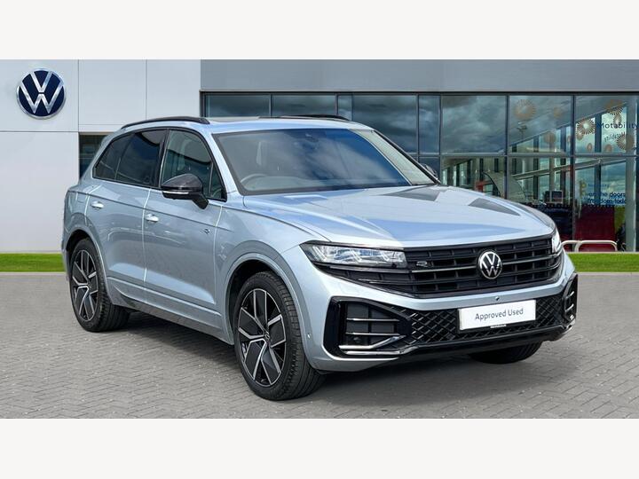 Volkswagen Touareg 3.0 TDI V6 Black Edition Tiptronic 4Motion Euro 6 (s/s) 5dr Volkswagen Touareg 3.0 TDI V6 Black Edition Tiptronic 4Motion Euro 6 (s/s) 5dr