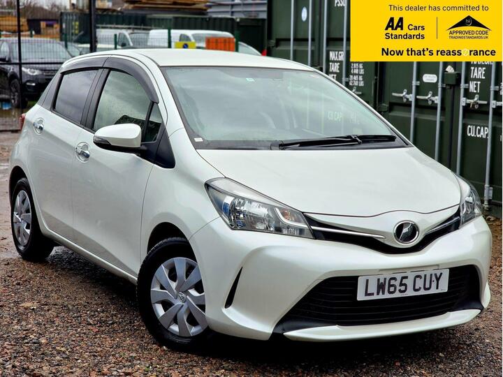 Toyota Yaris 1.33 Dual VVT-i Design Hatchback 5dr Petrol Multidrive S Euro 6 (99 Ps)
