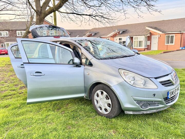 Vauxhall Corsa 1.4i 16v Club 5dr