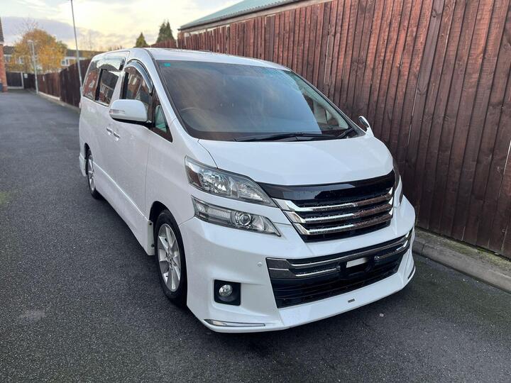 Toyota Vellfire 3.5 V6 Luxury 8 Seats Automatic