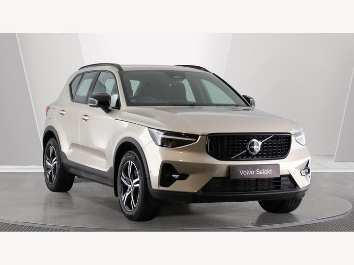 Volvo XC40 2.0 B4 MHEV Plus Dark DCT Auto Euro 6 (s/s) 5dr